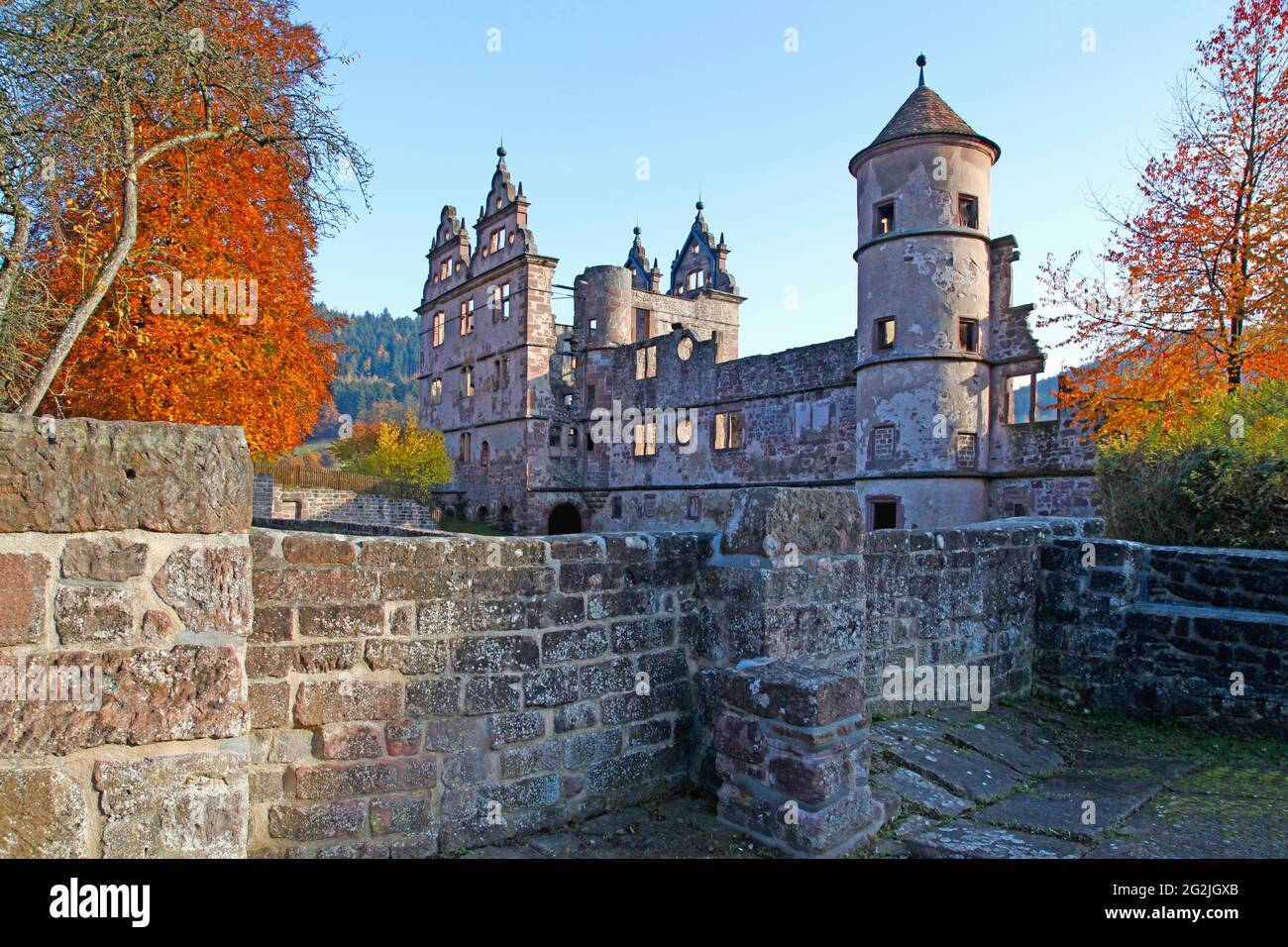Schloss, erbaut 1586-92, während des pfälzischen Erbfolgekrieges, gingen Schloss und Kloster 1692 in Flammen auf. Calw, Kreis Hirsau, Baden-Württemberg, Deutschland Stockfoto