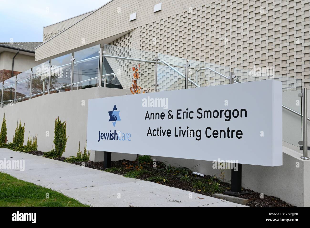Eine neue altersgealterte Pflegeeinrichtung der Jewish Care, die als „aktives Wohnzentrum“ bezeichnet wird, an der Freeman Street Stockfoto