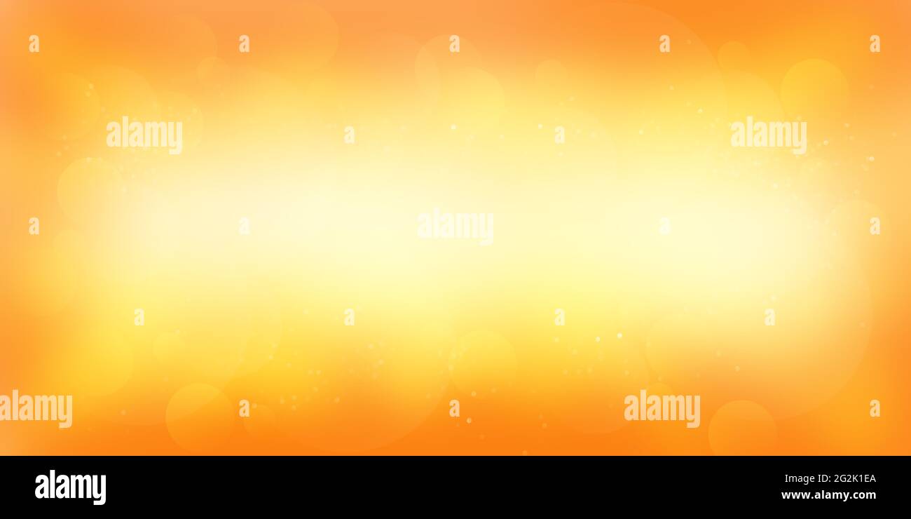 Sommerhintergrund mit einer herrlichen Sommersonne mit Streulicht. Raum für Ihre Ideen. Stockfoto