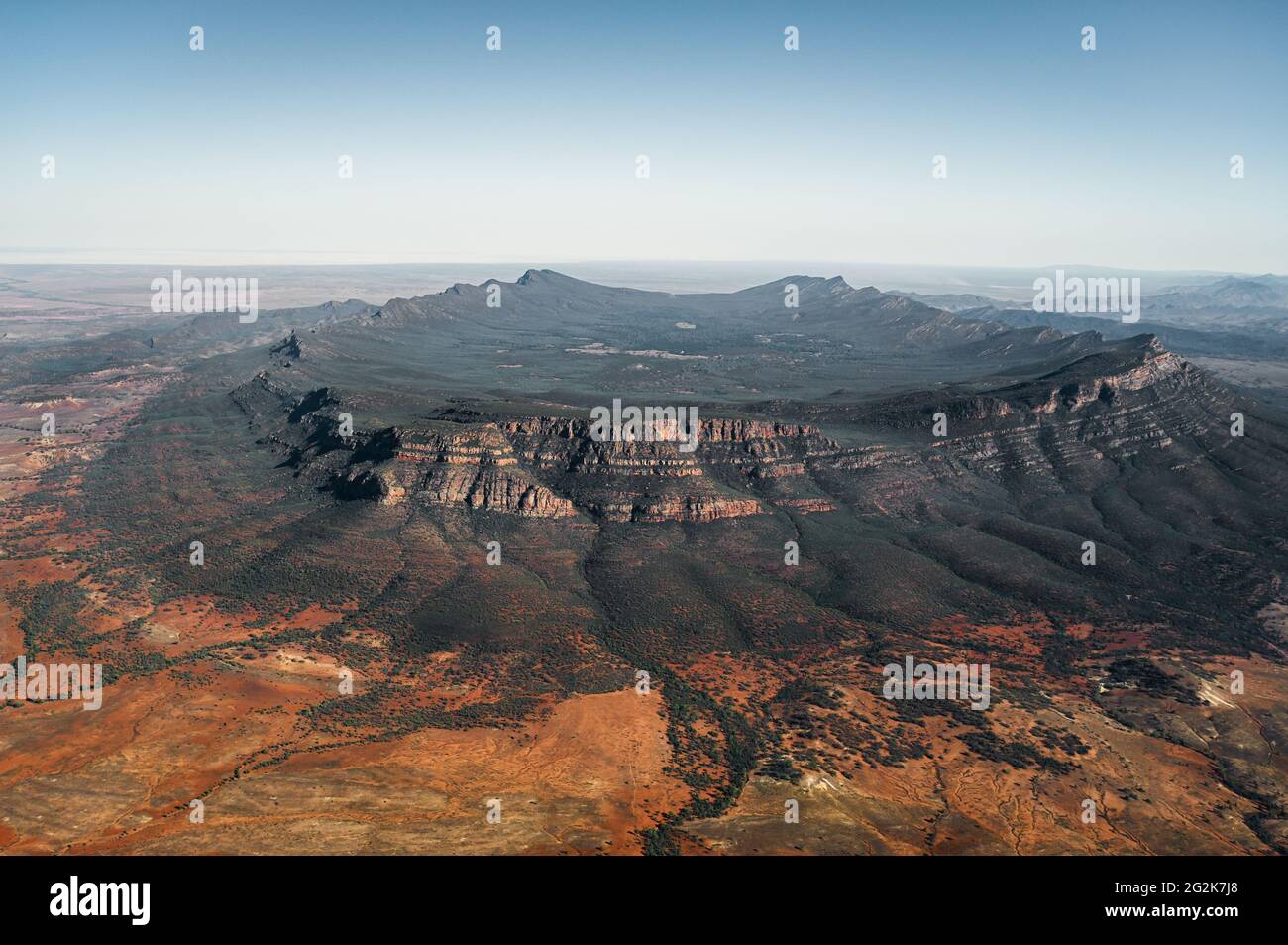 Luftaufnahme des berühmten Wilpena Pound im Ikara-Flinders Ranges National Park. Stockfoto