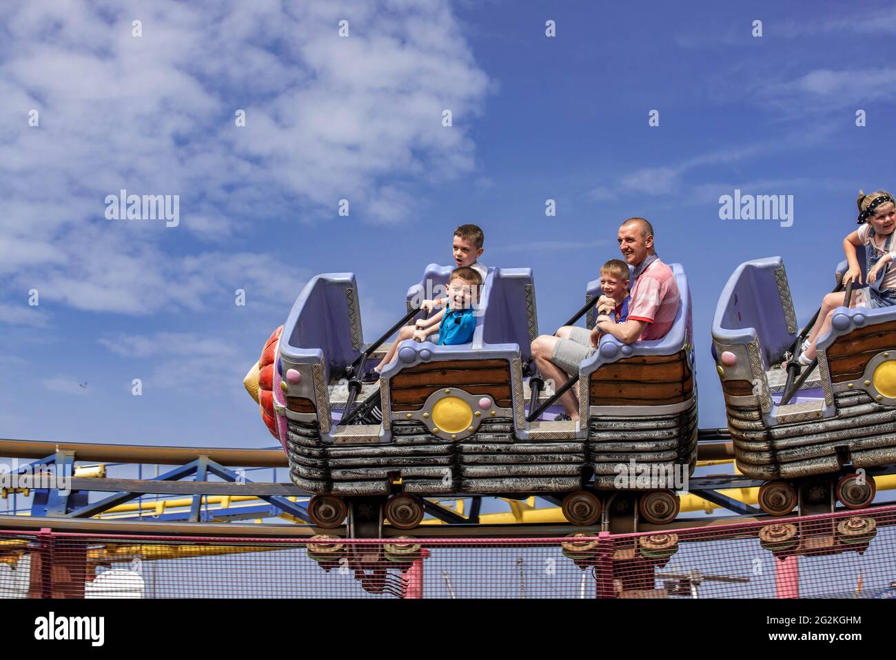Die Fahrt und Achterbahnen von Fantasty Island Amusement / Theme Park Skegness, Inc Odyssey, Millennium , Rhombus Rocket , G Force , Unglaubliches Konfusio Stockfoto