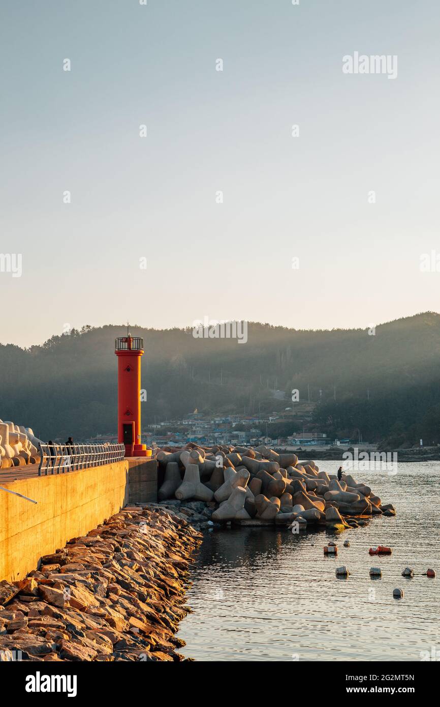 Sonnenuntergang im Hafen von Gyeongjeong in Yeongdeok, Korea Stockfoto