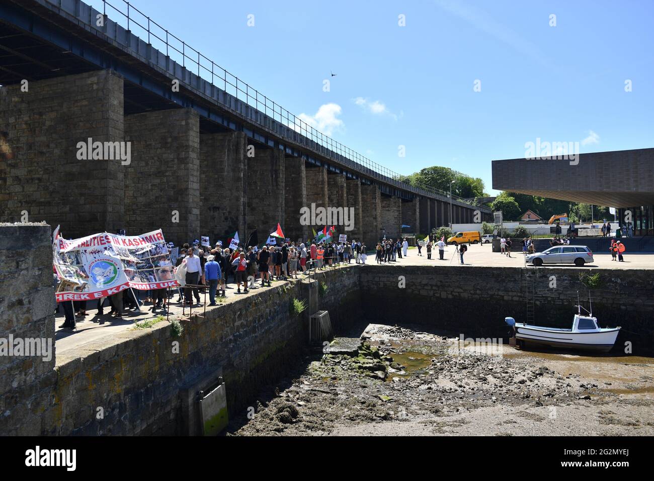 Demonstranten nehmen am 12. Juni 2021 in Hayle, während des G7-Gipfels, in Cornwall, Großbritannien, Teil. REUTERS/Dylan Martinez Stockfoto
