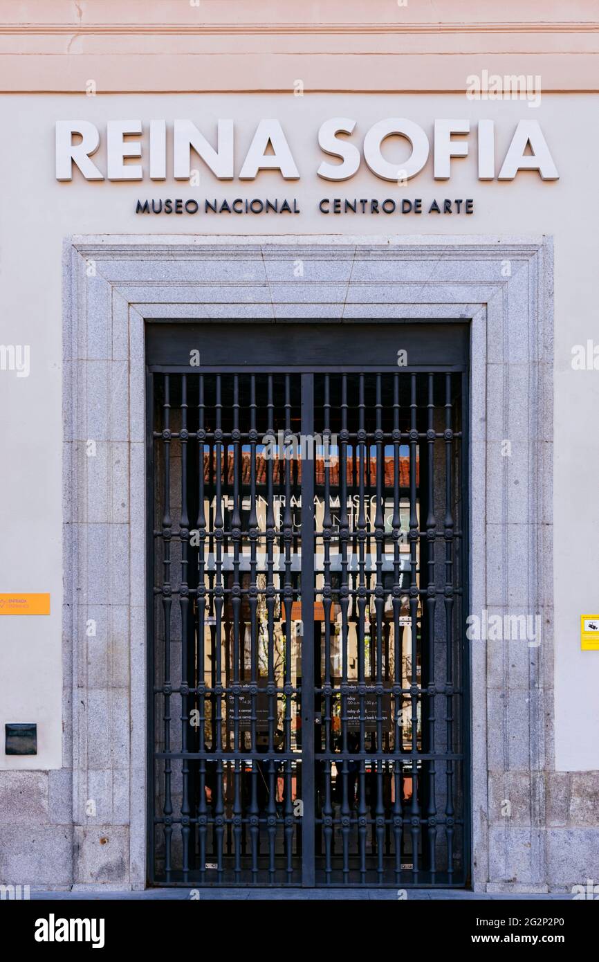 Fassadendetails, Eingang. Das Museo Nacional Centro de Arte Reina Sofía, Königin Sofia National Museum Art Center, MNCARS, ist das spanische Nationalmuseum Stockfoto Fassadendetails, Eingang. Das Museo Nacional Centro de Arte Reina Sofía, Königin Sofia National Museum Art Center, MNCARS, ist das spanische Nationalmuseum Stockfoto