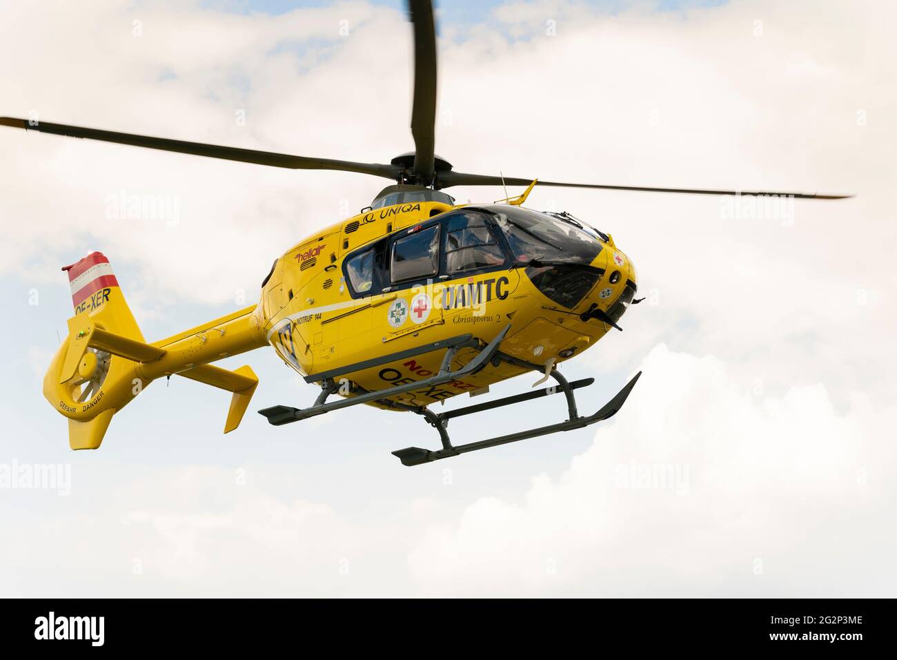ÖAMTC-Flugrettung Christophorus 2 - der zweite medizinische Nothubschrauber in Österreich, der in einen medizinischen Notfall aufbricht. Niederösterreich Stockfoto