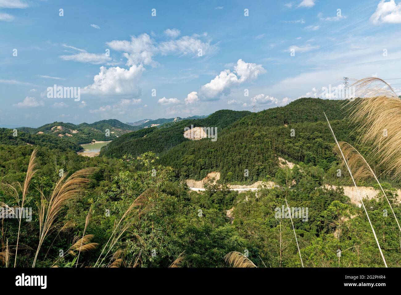 Landschaft von der Spitze der Berge in china, natürliche frische Luft Stockfoto