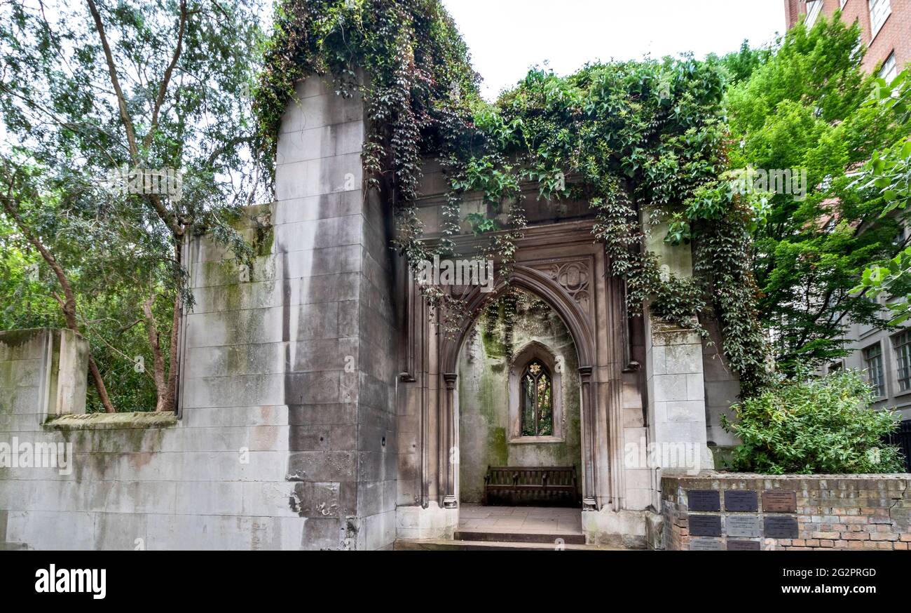 LONDON ENGLAND CHURCH ST DUNSTAN IM OSTEN DER EINGANG Stockfoto