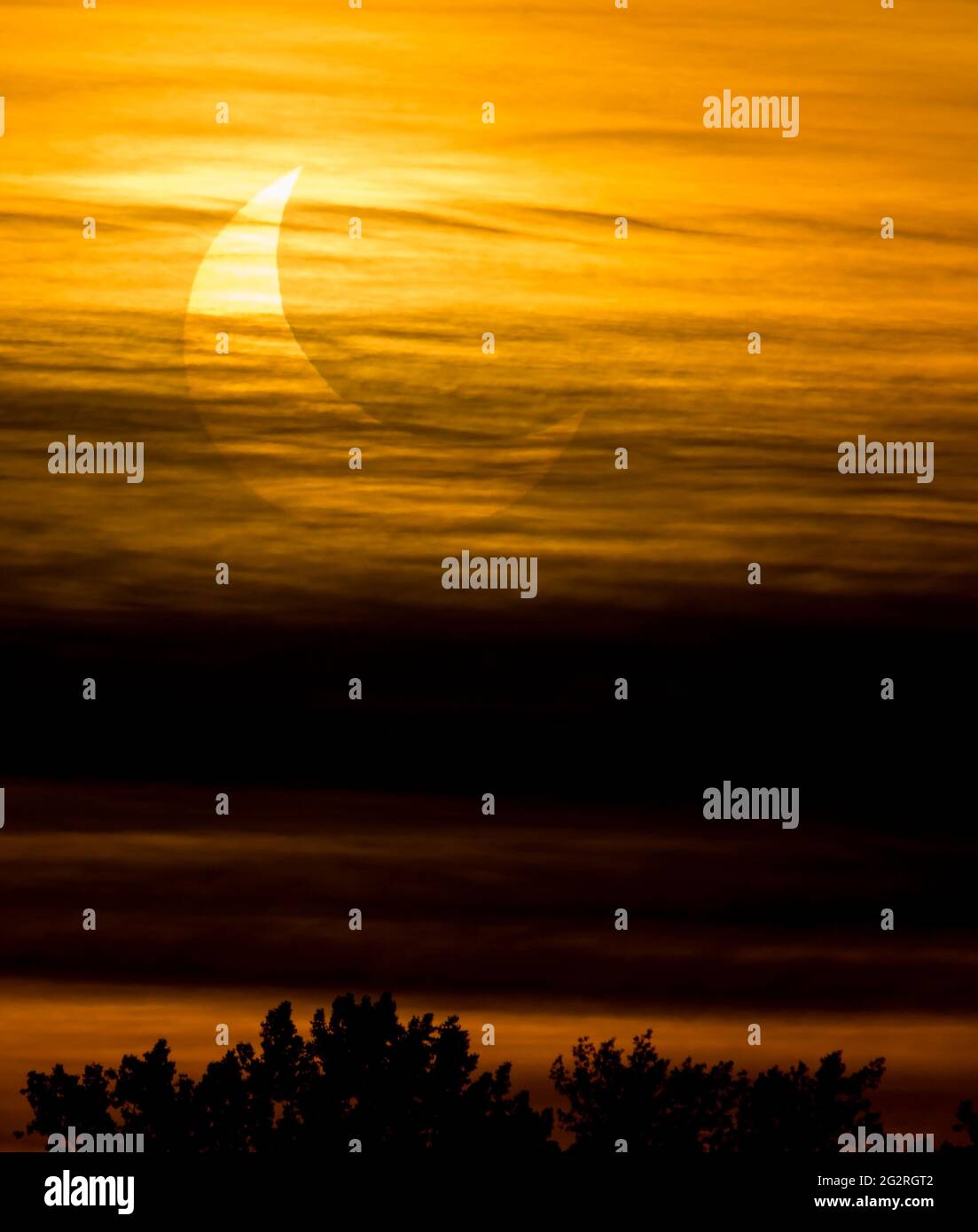 Ringförmige Sonnenfinsternis über dem Himmel von Montreal Stockfoto