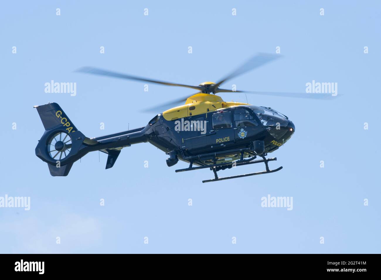 RNAS Culdrose, Helston, Cornwall, Großbritannien. Juni 2021. NPAS (National Police Air Service) Hubschrauber, der von RNAS Culdrose aus operiert und Sicherheit für den G7-Gipfel bietet Kredit: Bob Sharples/Alamy Live News Stockfoto