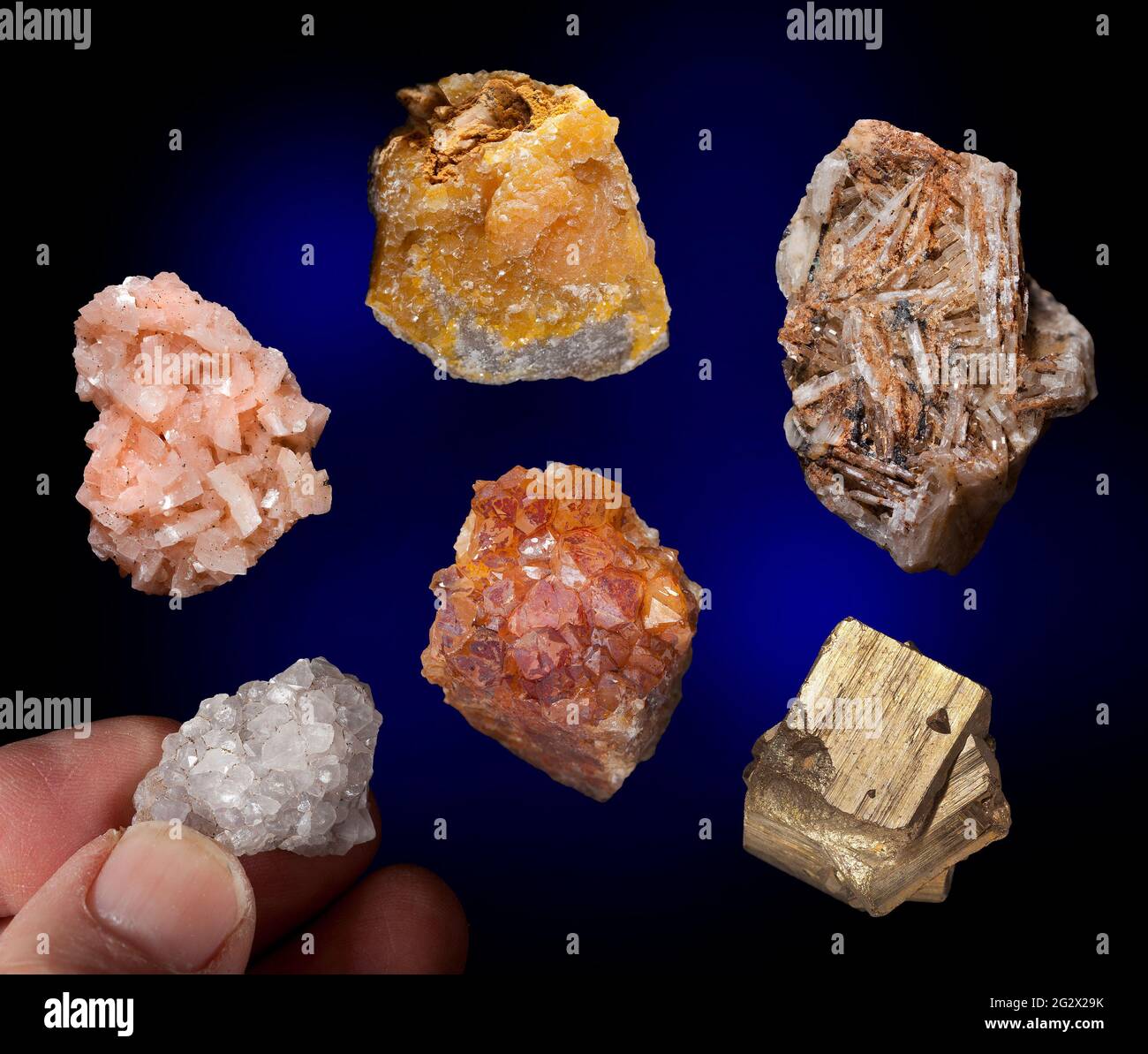 Mineral Hobby Sammlung, Quarz, Dolomit, Pyrit, Citrin, Barit, Smithsonit, blaue john Kristalle Stockfoto