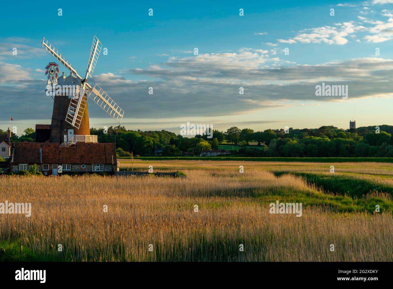 Windmühle von Cley in the Golden Hour, Küste von Cley-next-the-Sea, North Norfolk Stockfoto