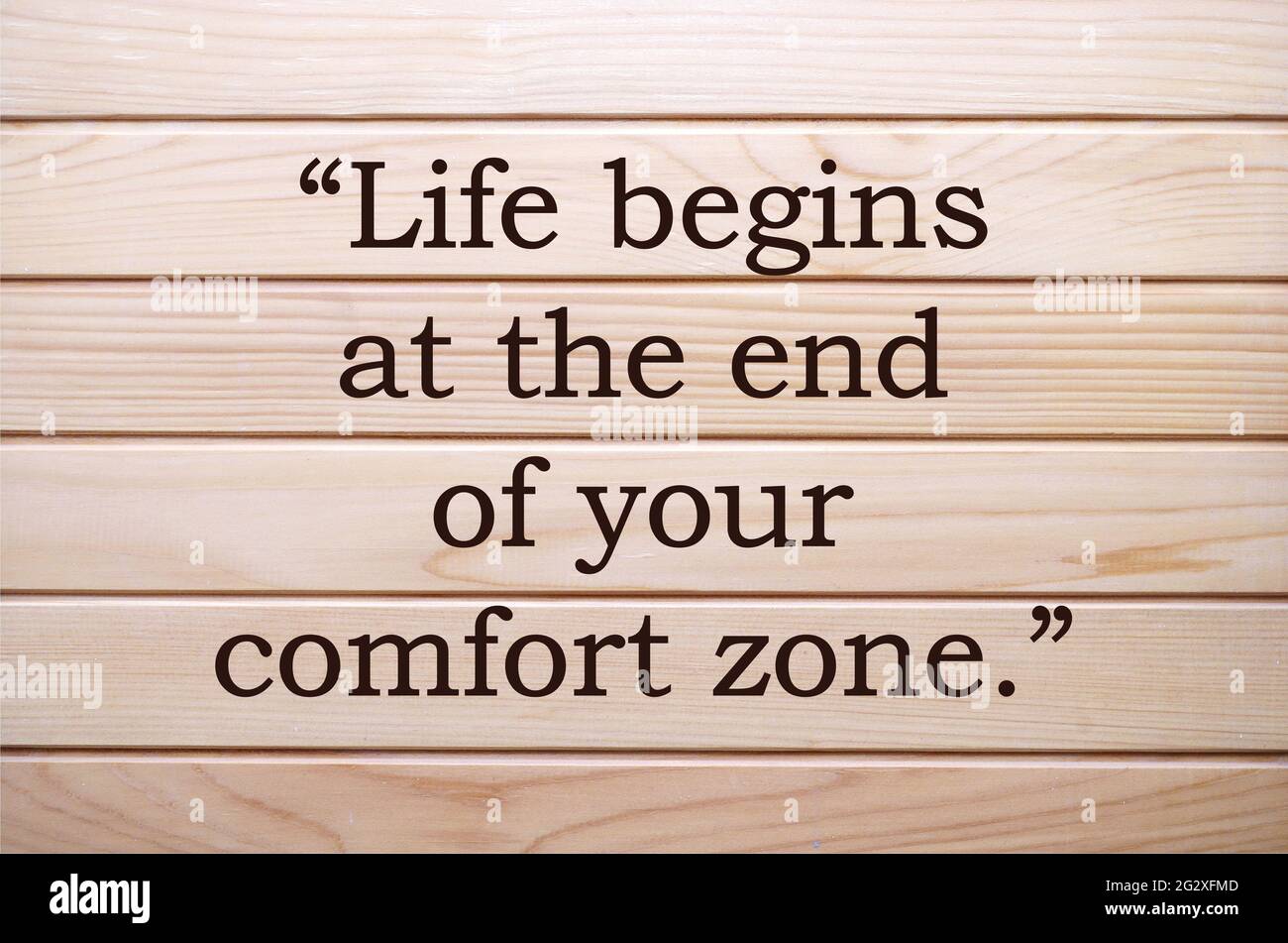 Das Leben beginnt am Ende Ihrer Komfortzone, quotes.Comfort-Zonen-Konzept. Motivierendes und inspirierendes Zitat für Erfolg, Leben, Aufmunternde, Bildung. Stockfoto