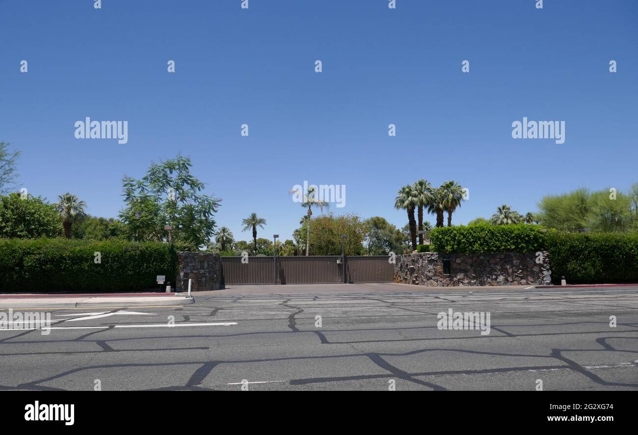 Palm Springs, Kalifornien, USA 10. Juni 2021 EINE allgemeine Sicht auf die Atmosphäre des ehemaligen Wohnhauses des Sängers Frank Sinatra am 70588 Frank Sinatra Drive in Palm Springs, Kalifornien, USA. Foto von Barry King/Alamy Stockfoto Stockfoto