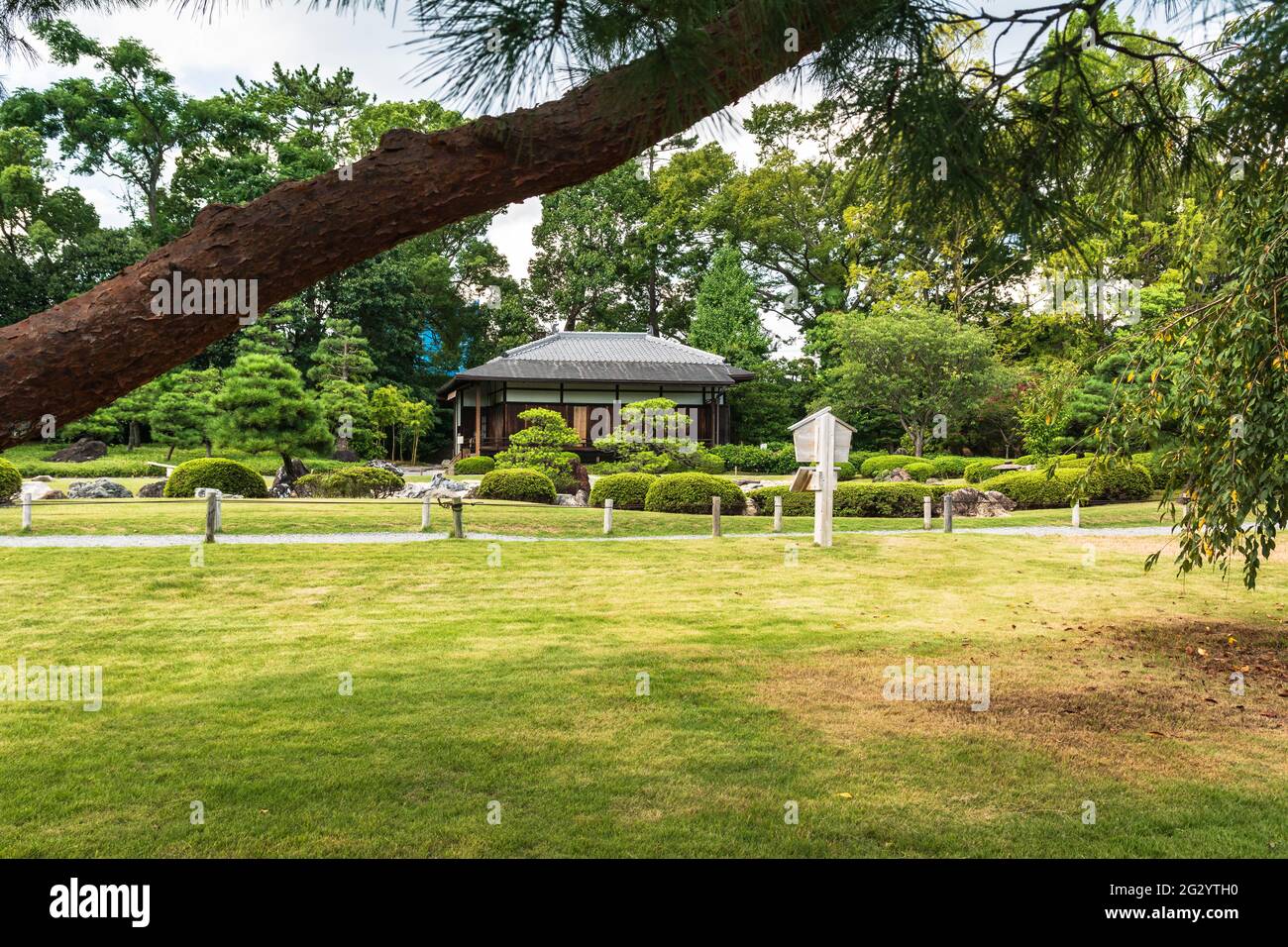 Kyoto, Japan, Asien - 3. September 2019 : Garten im Schloss Nijo Stockfoto