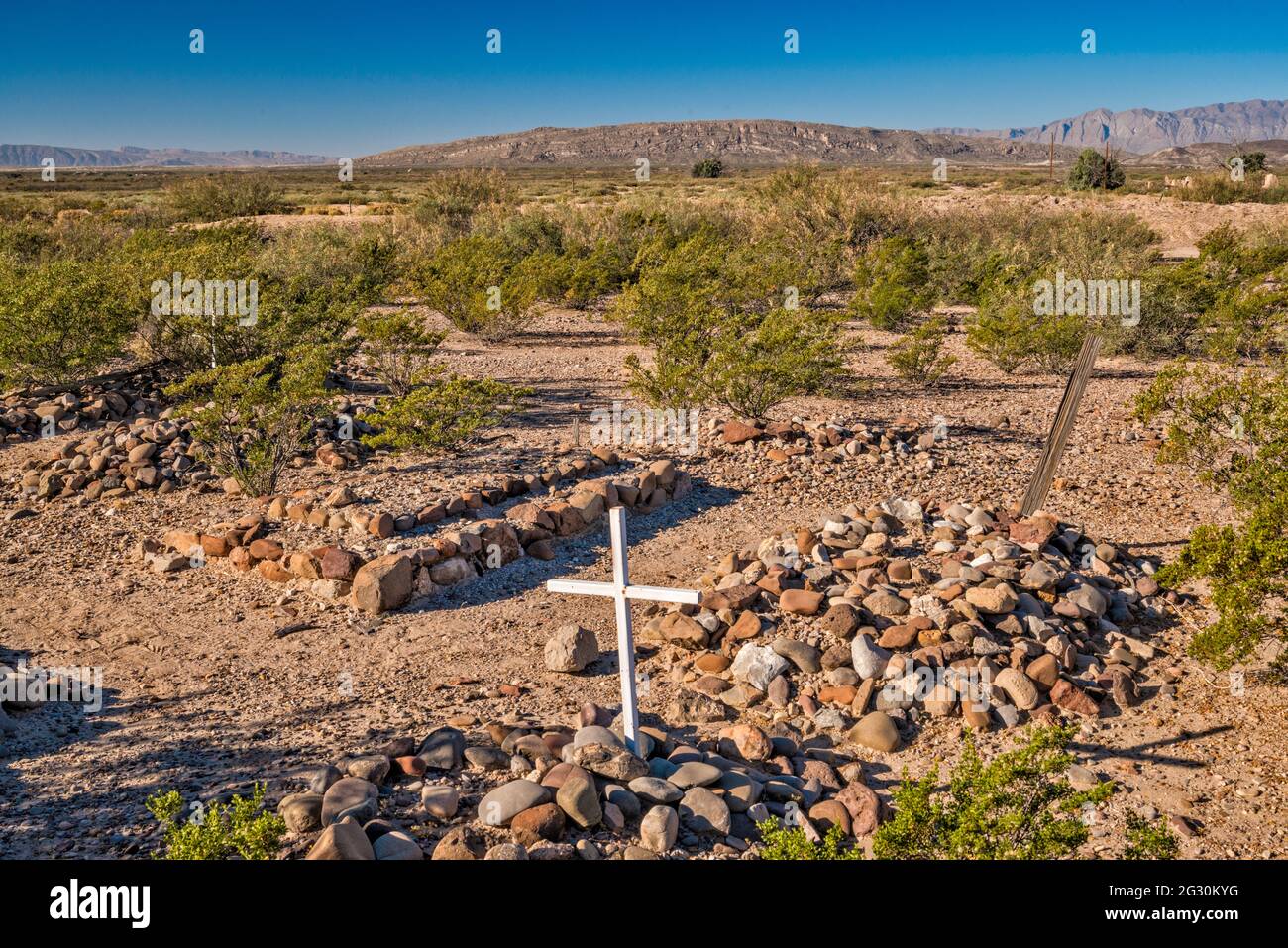 Gräber auf dem alten Friedhof, TX-170 Highway 10 m nördlich der Stadt Presidio, Big Bend Country, Texas, USA Stockfoto
