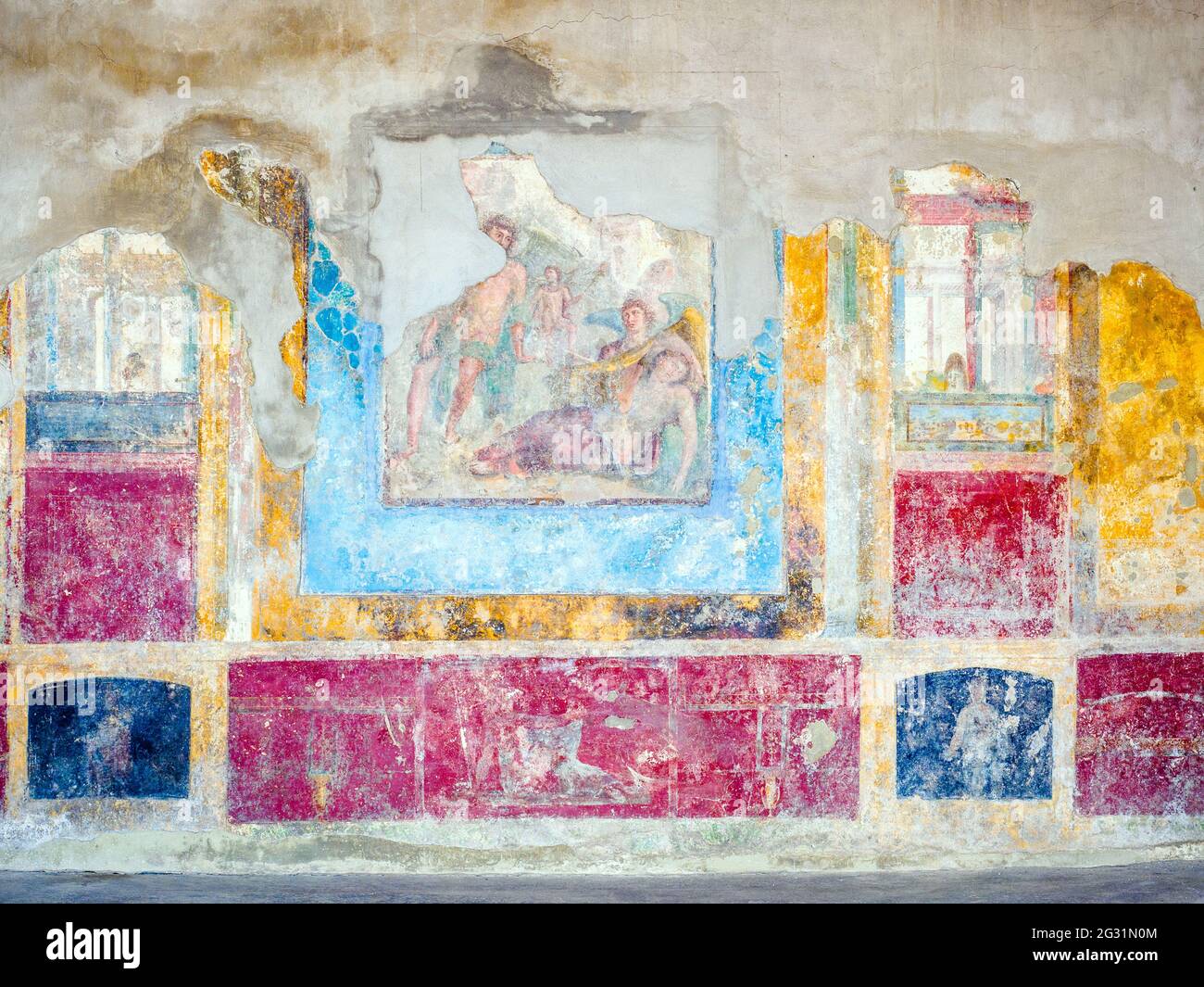 In der Mitte der Wand befindet sich ein Triclinium (Esszimmer), das Ariadne zeigt, die von Theseus auf der Insel Naxos verlassen wurde Stockfoto