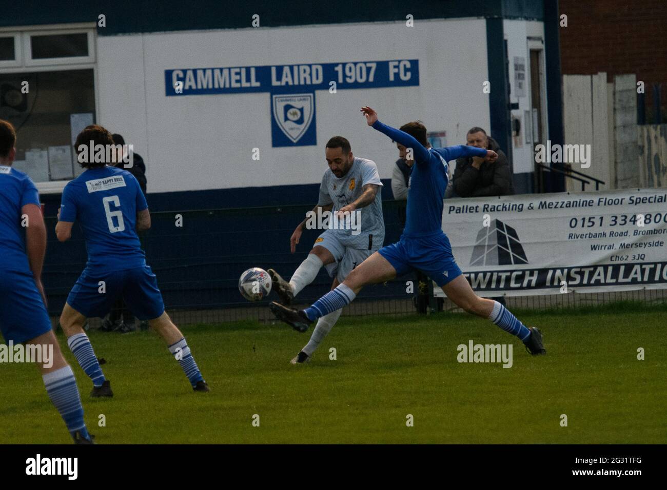 Birkenhead, England 19. Dezember 2020. North West Counties League First Division South Spiel zwischen Cammell Laird 1907 und New Mills. Stockfoto