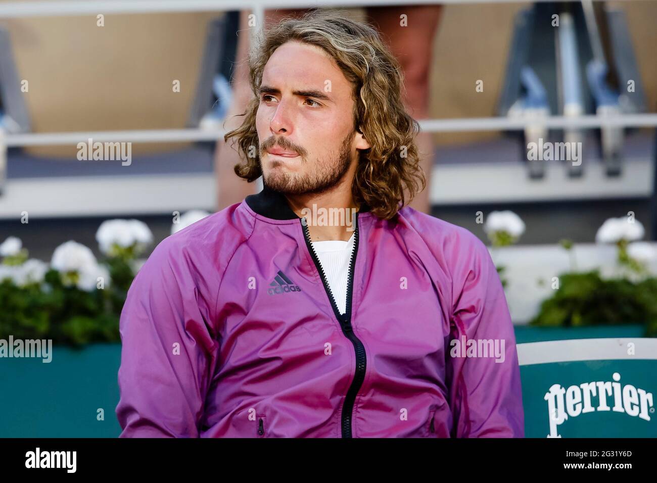 Stefanos Tsitsipas reagiert enttäuscht nach dem Einzel-Finale der Männer beim French Open Grand Slam Tennisturnier 2021 in Roland Garros, Paris, Frankreich. Stockfoto