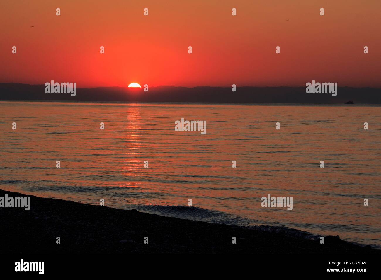 Sonnenaufgang am Mittelmeer Stockfoto