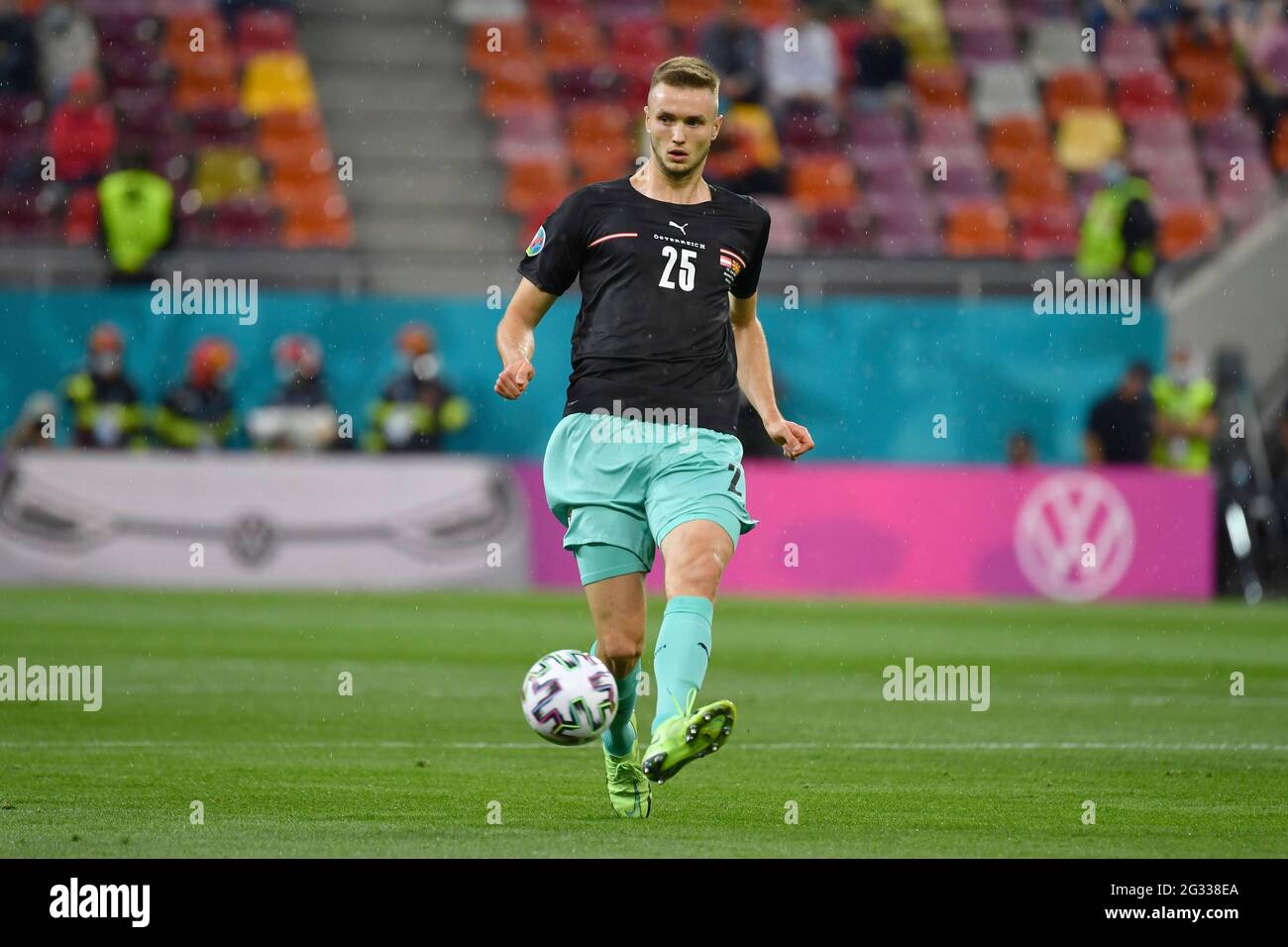 Sasa KALAJDZIC (AUT), Aktion, Einzelaktion, Einzelbild, Ausschnitt, Ganzkörperaufnahme, Ganzkörpergruppenphase, Vorrunde Gruppe C, Spiel M06, Österreich (AUT) - Nord-Mazedonien (MKD) 3-1, am 06/13/2021 in Bukarest, National Arena. Football EM 2020 von 06/11/2021 bis 07/11/2021. Stockfoto