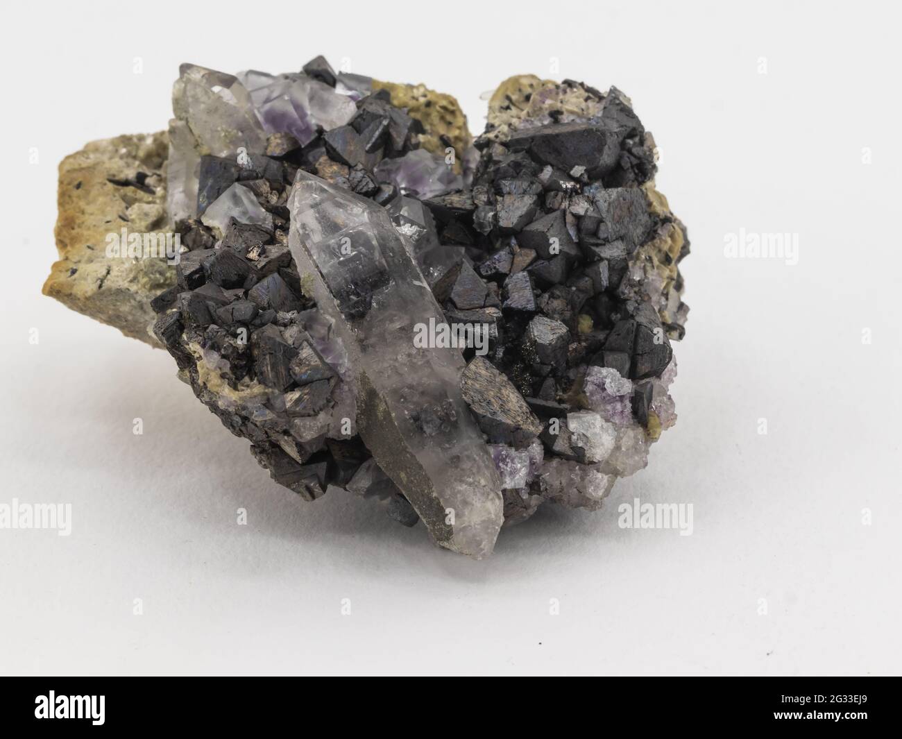 Mineralprobe mit großem Quarzkristall Stockfoto