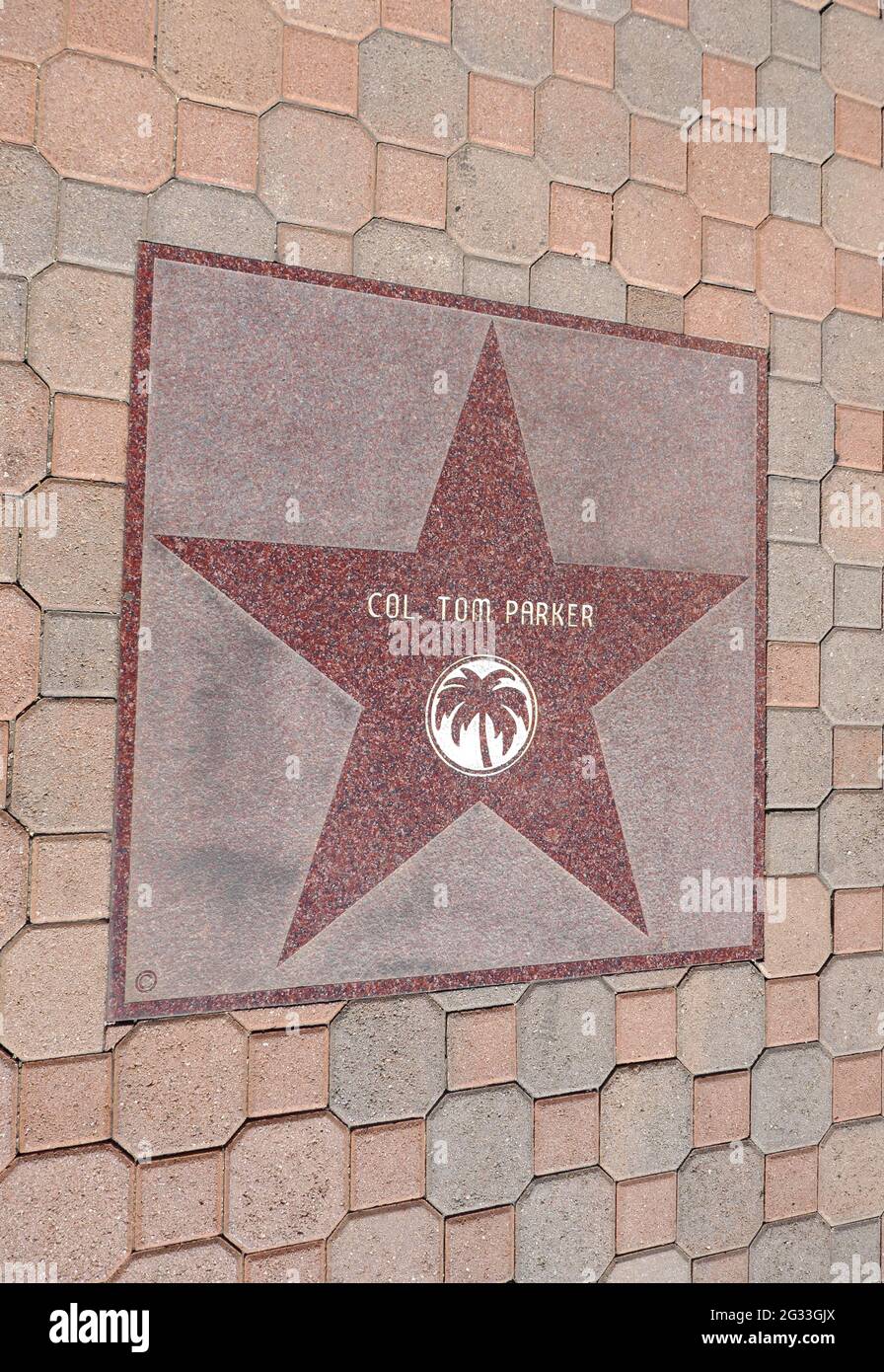 Palm Springs, Kalifornien, USA 10. Juni 2021 EINE allgemeine Sicht auf die Atmosphäre von Colonel Tom Parker Star auf dem Walk of Fame in Palm Springs, Kalifornien, USA. Foto von Barry King/Alamy Stockfoto Stockfoto