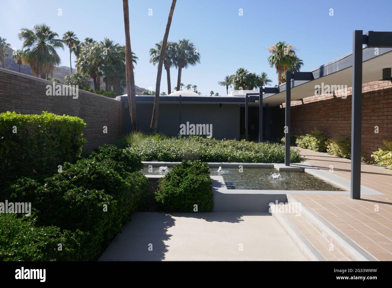 Palm Springs, Kalifornien, USA 10. Juni 2021 EINE allgemeine Sicht auf die Atmosphäre von Leonardo DiCaprios Haus und Dinah Shores früheres Haus/Haus in Old Las Palmas am 432 Hermosa Place in Palm Springs, Kalifornien, USA. Foto von Barry King/Alamy Stockfoto Stockfoto