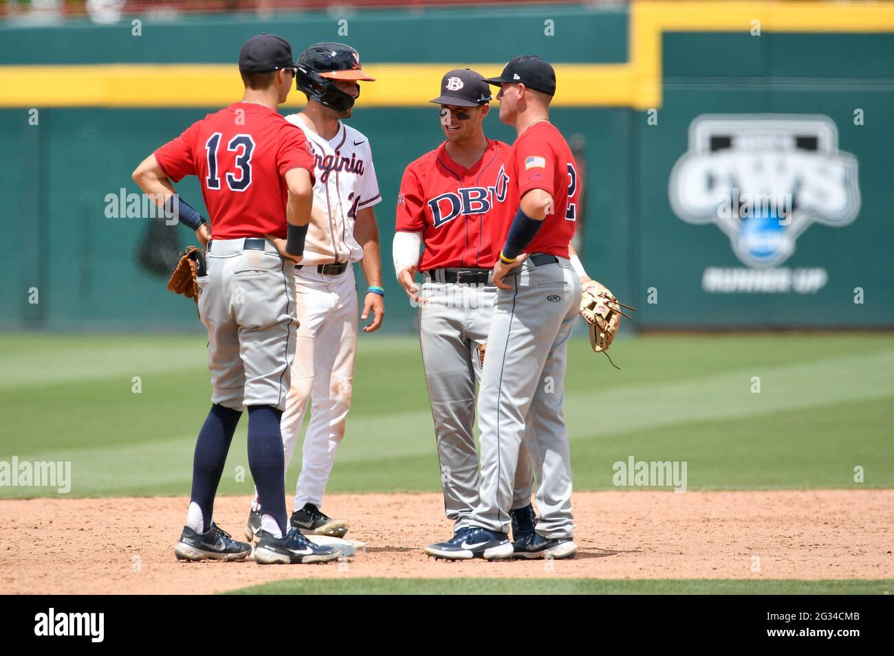 Columbia, South Carolina, USA. 13. Juni 2021. Während eines NCAA Super Regional Spiels zwischen den DBU Patriots und der University of Virginia Cavaliers in Columbia, South Carolina. (Obligatorische Gutschrift: Shane Roper/CSM). Kredit: csm/Alamy Live Nachrichten Stockfoto