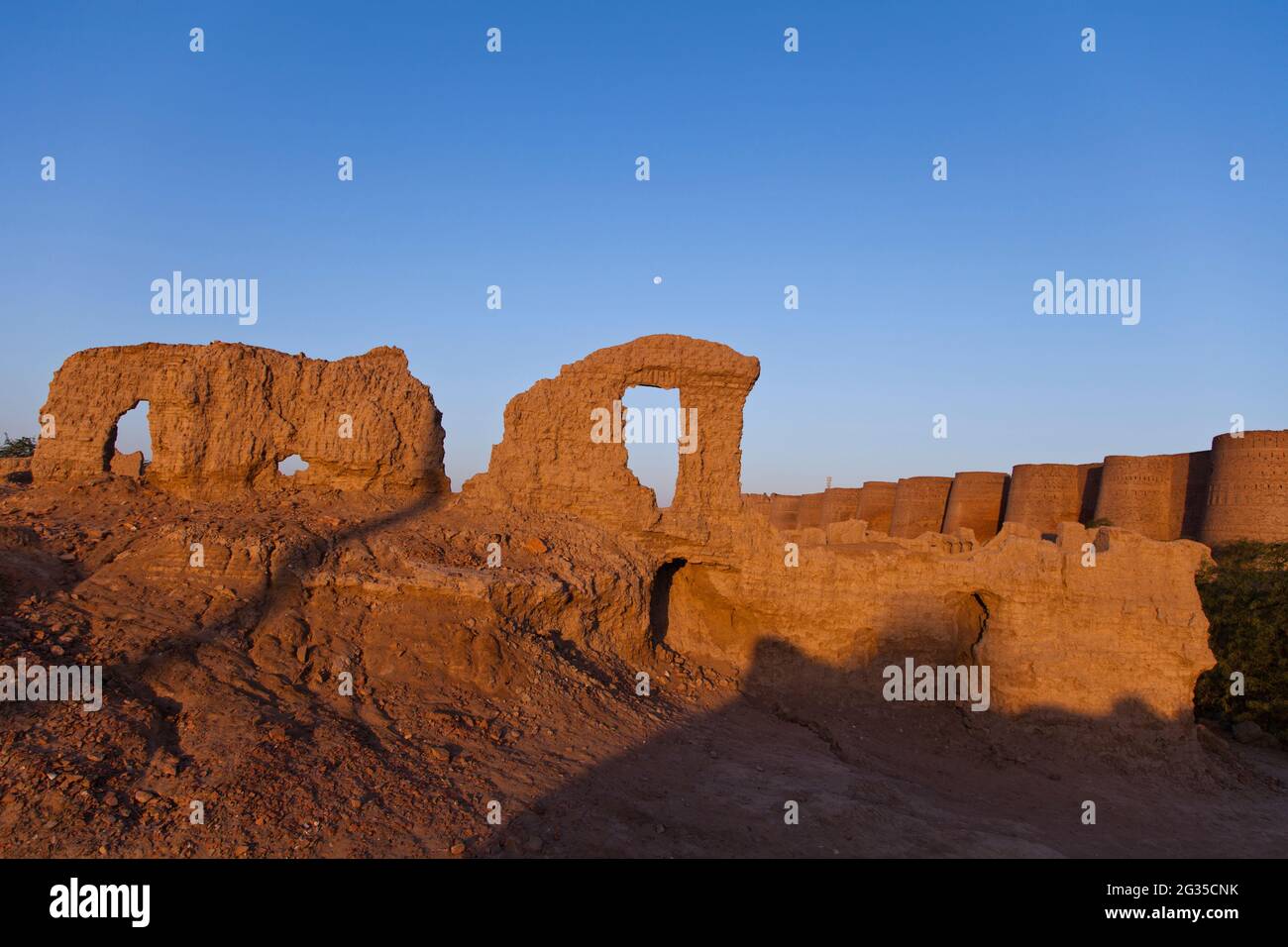Derawar Fort, ist eine große quadratische Festung in Ahmadpur East Tehsil, Punjab, Pakistan. Etwa 130 km südlich der Stadt Bahawalpur Stockfoto