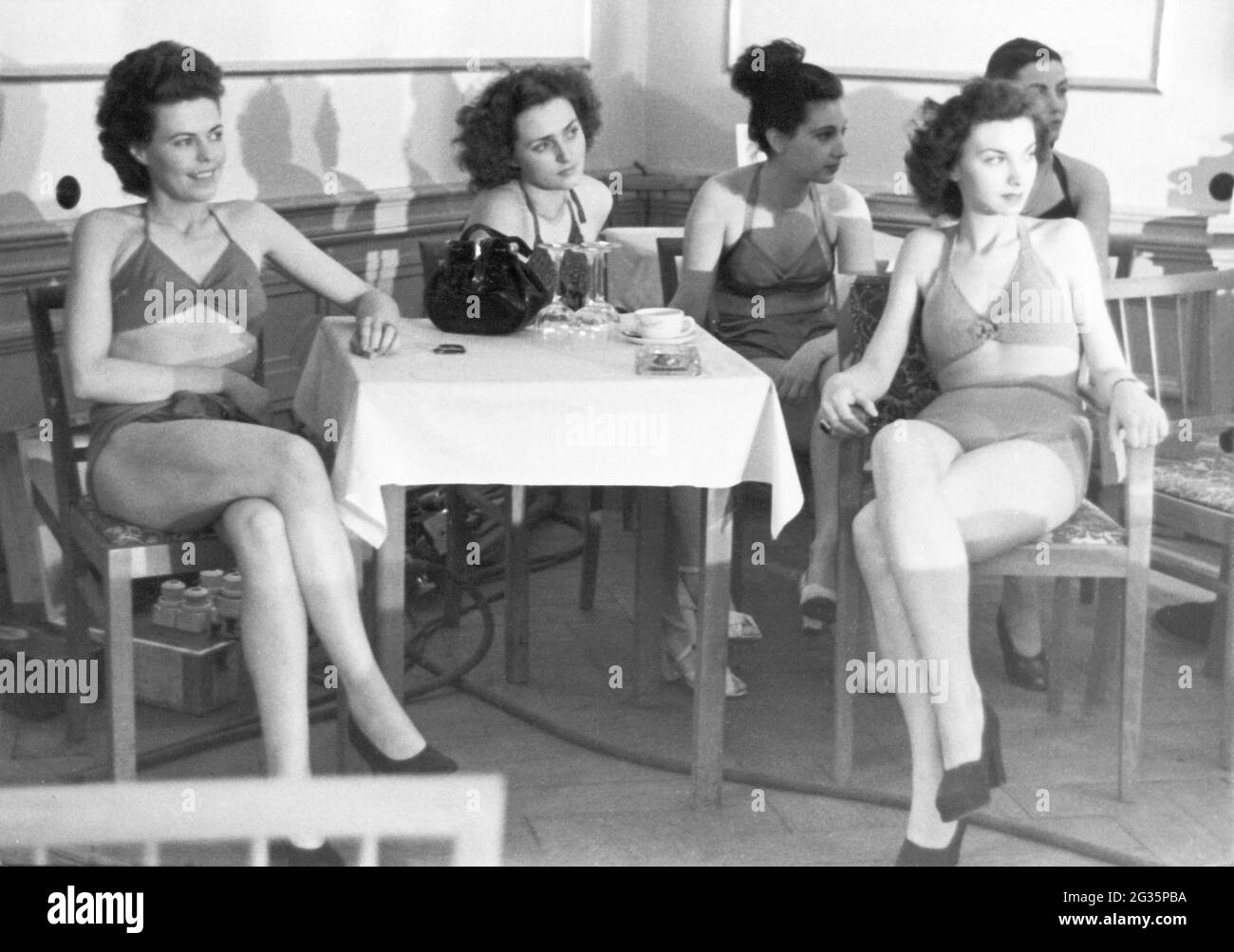 Menschen, Frauen, Schönheitswettbewerber, Miss Deutschland, zukünftige Gewinnerin Miss Stuttgart, Inge Löwenstein, ZUSÄTZLICHE-RIGHTS-CLEARANCE-INFO-NOT-AVAILABLE Stockfoto