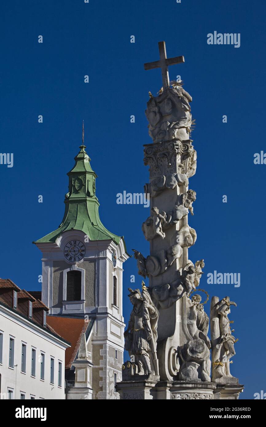 guildhall und Pestsäule auf dem Hauptplatz, Österreich, Waldviertel, Zwettl Stockfoto