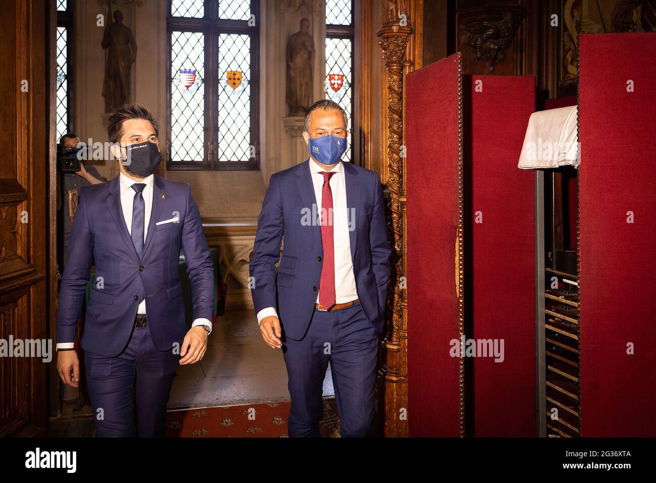 Der Vorsitzende GEORGES-Louis Bouchez und Egbert Lachaert von Open VLD, abgebildet während der Feier zum 175. Jahrestag der belgischen liberalen Parteien Stockfoto