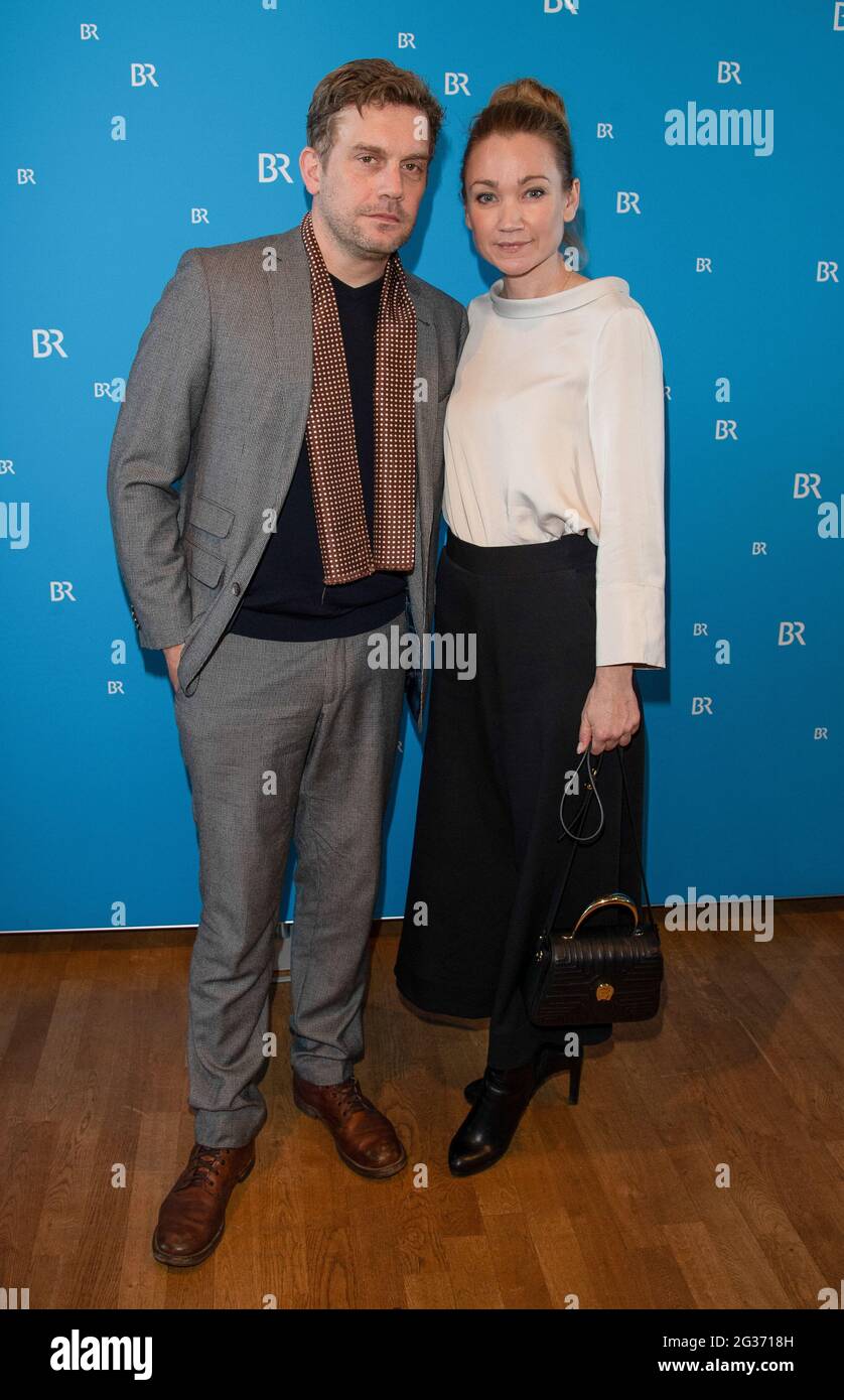Schauspieler*innen Sebastian Bezzel und Lisa Maria Potthoff beim BR Filmbrunch 2020 im Münchner Literaturhaus am 17. Januar 2020. * Sebastian Bezzel mit Lisa Maria Potthoff beim BR Filmbrunch 2020 im Literaturehaus in München am 17. Januar 2020. (Foto von Alexander Pohl/Sipa USA) Stockfoto