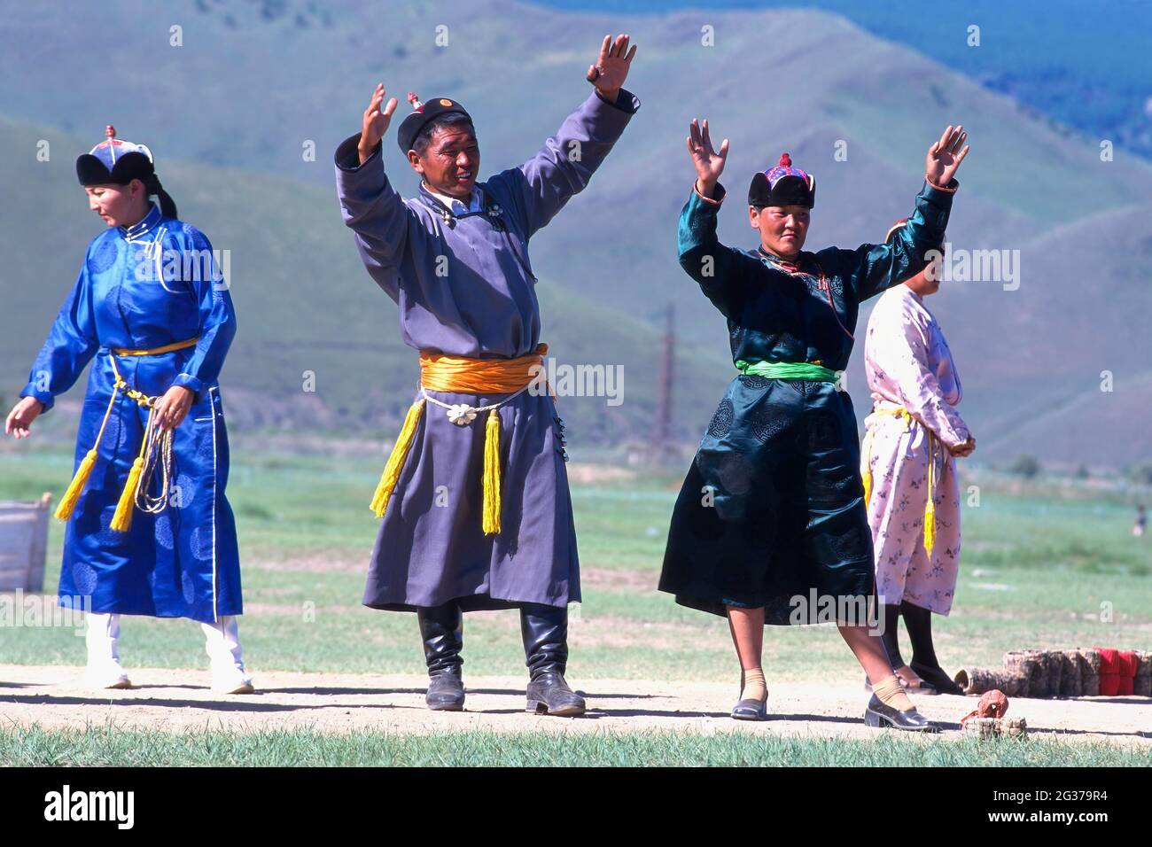 Richter bei einem Bogenschießwettbewerb für Männer, Ulan Bator, Mongolei Stockfoto