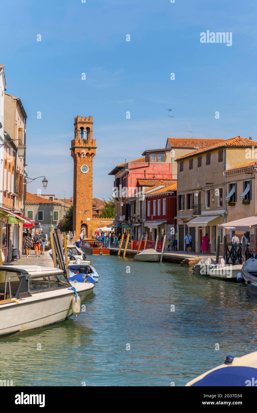 Rio del Vetrai-Kanal, Glockenturm St. Stefano, Murano, Venedig, Venetien, Italien Stockfoto