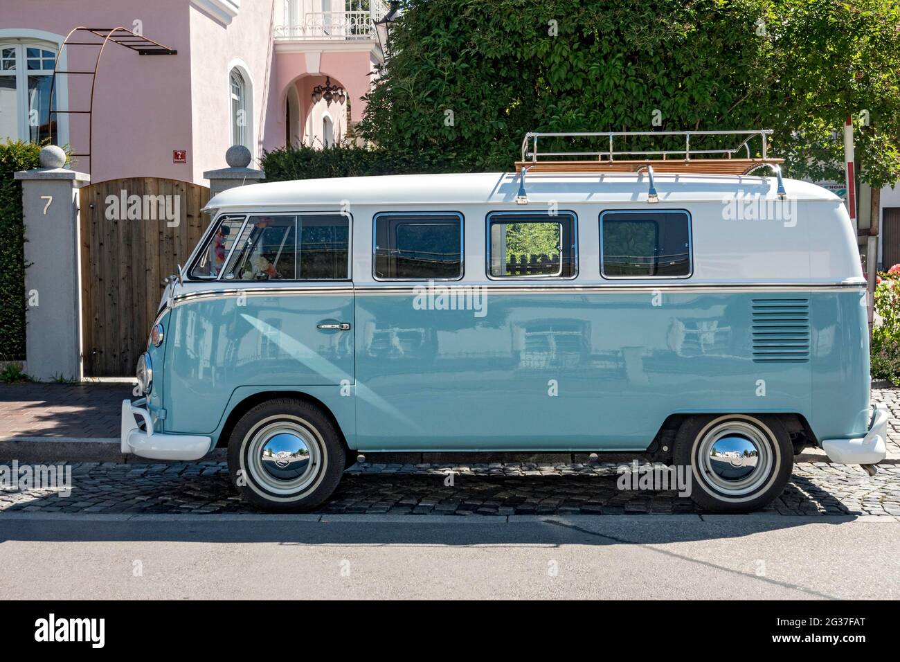 Volkswagen Transporter Typ 2, VW Bus T1, Bulli, Oldtimer Baujahr 1950,  Bayern, Deutschland Stockfotografie - Alamy