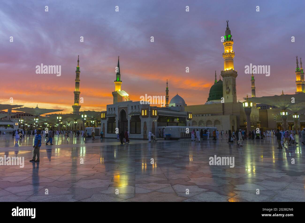 Die Moschee des Heiligen Propheten (Masjid Nabawi) in Madinah, Saudi