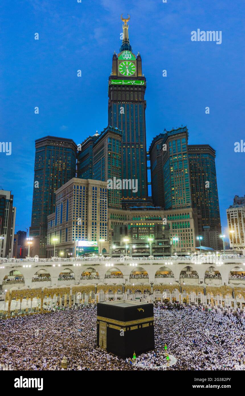 Skyline von MEKKA SAUDI ARABIEN, April-2018, königlicher Uhrenturm in makkah, MEKKA. Clound Hintergrund, Stockfoto