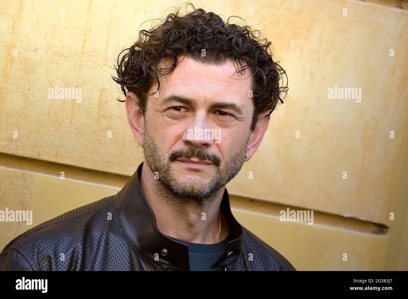 Der italienische Schauspieler Vinicio Marchioni während der Fotoaufnahme des Films The Day and the Night von Daniele Vicari. Rom (Italien), 14. Juni 2021 Stockfoto