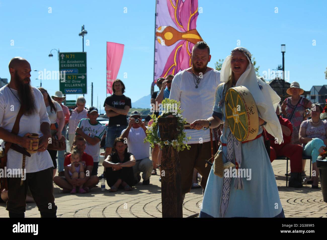 Slawische Kupala Tradition für Mittsommernacht Stockfoto