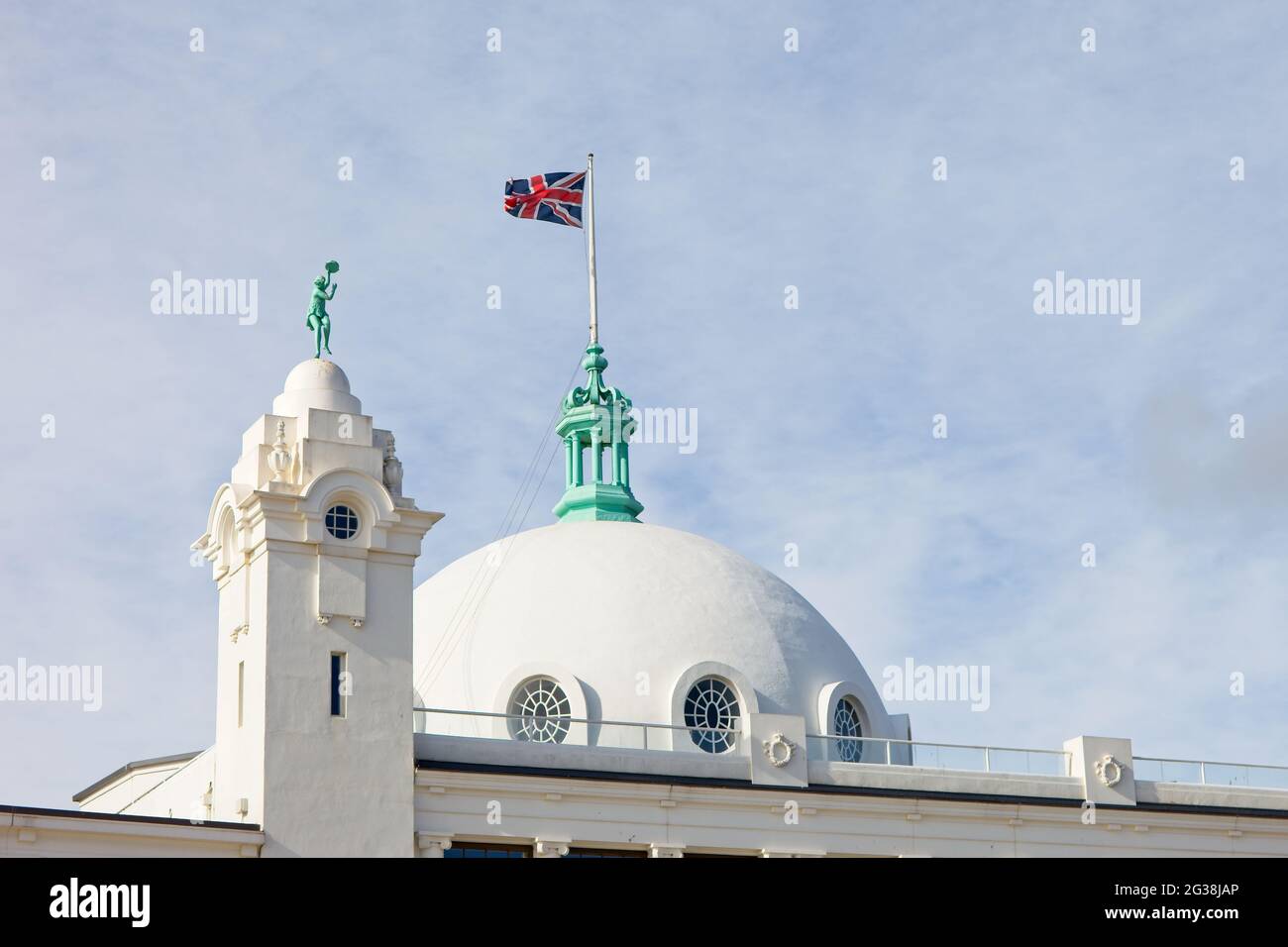 Das berühmte Renaissance-Gebäude mit einer Kuppel ist ein Restaurant- und Freizeitzentrum in Whitley Bay, North Tyneside. Stockfoto