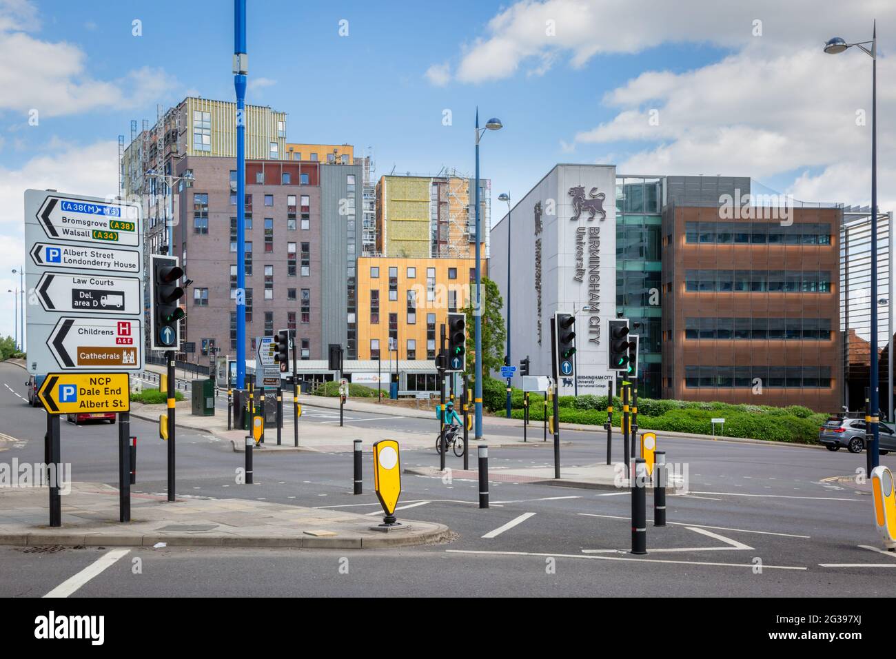 Straßenkreuzung von Jennens Road und James Watt Queensway, Birmingham City Centre, UK 2021 Stockfoto
