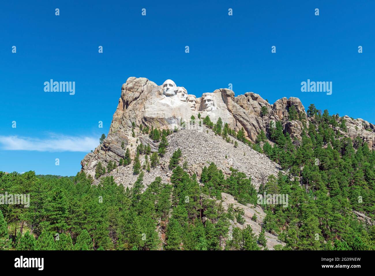 Mount Rushmore mit US-Präsidenten geschnitzte Porträts im Sommer, South Dakota, Vereinigte Staaten von Amerika, USA. Stockfoto
