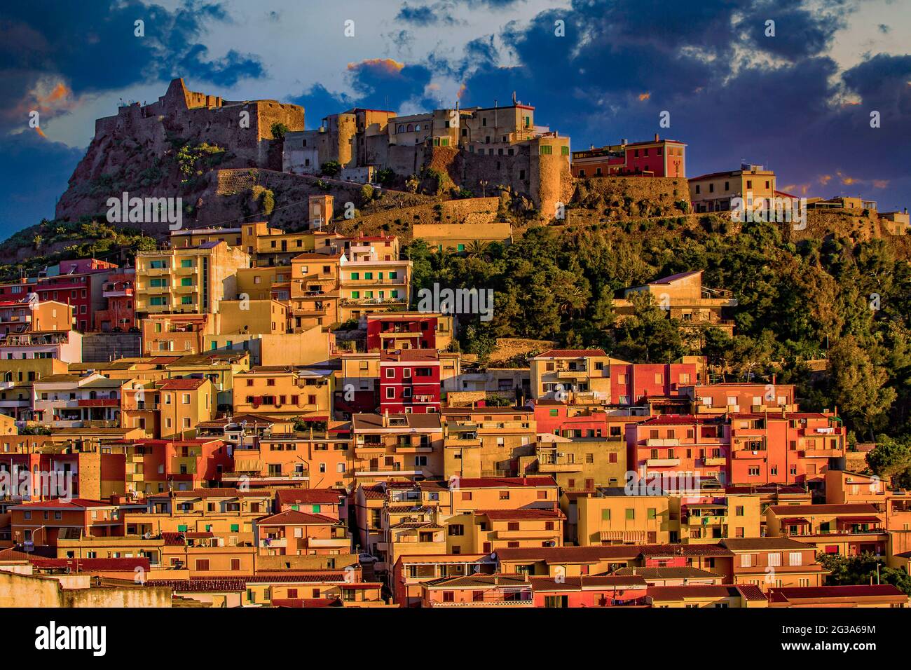 Italien Sardinien Castelsardo das Dorf in der Morgendämmerung Stockfoto