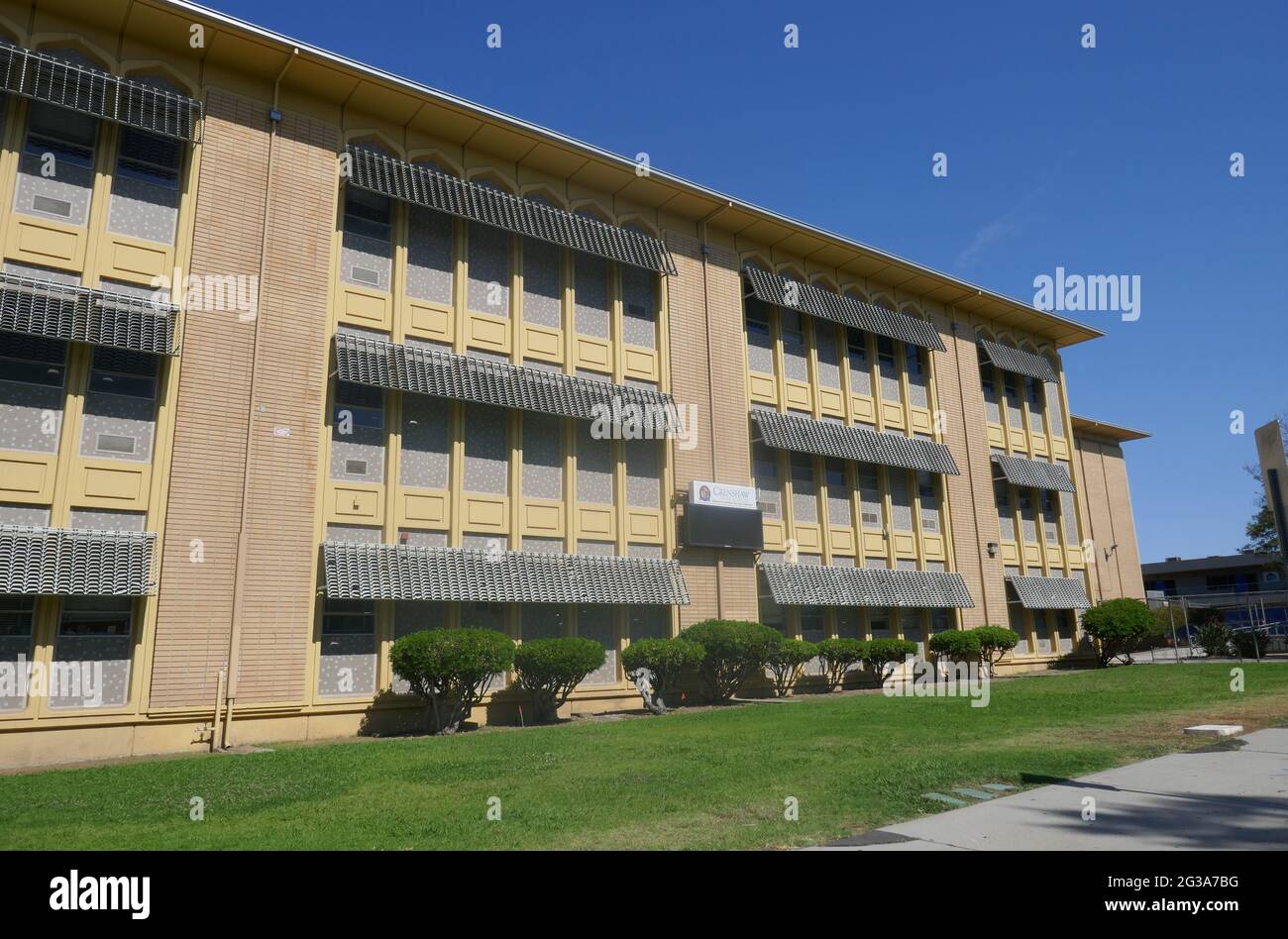 Los Angeles, Kalifornien, USA 14. Juni 2021 EIN allgemeiner Blick auf die Atmosphäre der Crenshaw High School, zu deren ehemaligen Schülern Ice-T, Darryl Strawberry, Marques Johnson, Dante Hughes, Donald Fullilove, Kevin Ollie, John Williams und Trayvon Robinson an der 5010 11th Avenue am 14. Juni 2021 in Los Angeles, Kalifornien, USA. Foto von Barry King/Alamy Stockfoto Stockfoto