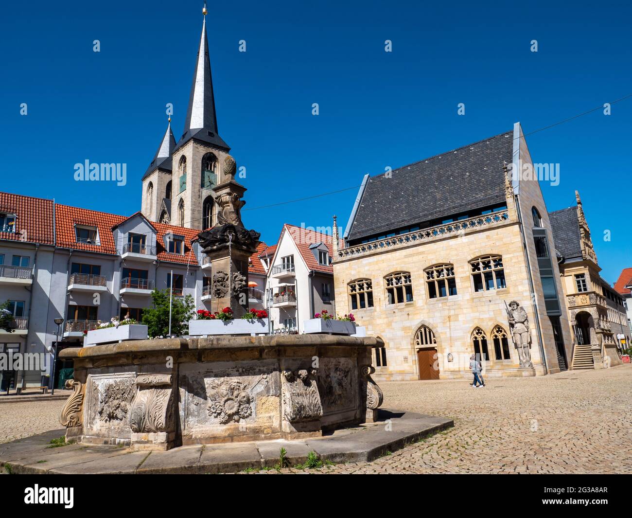 Rathaus und Marktplatz von Halberstadt im Harz Stockfoto