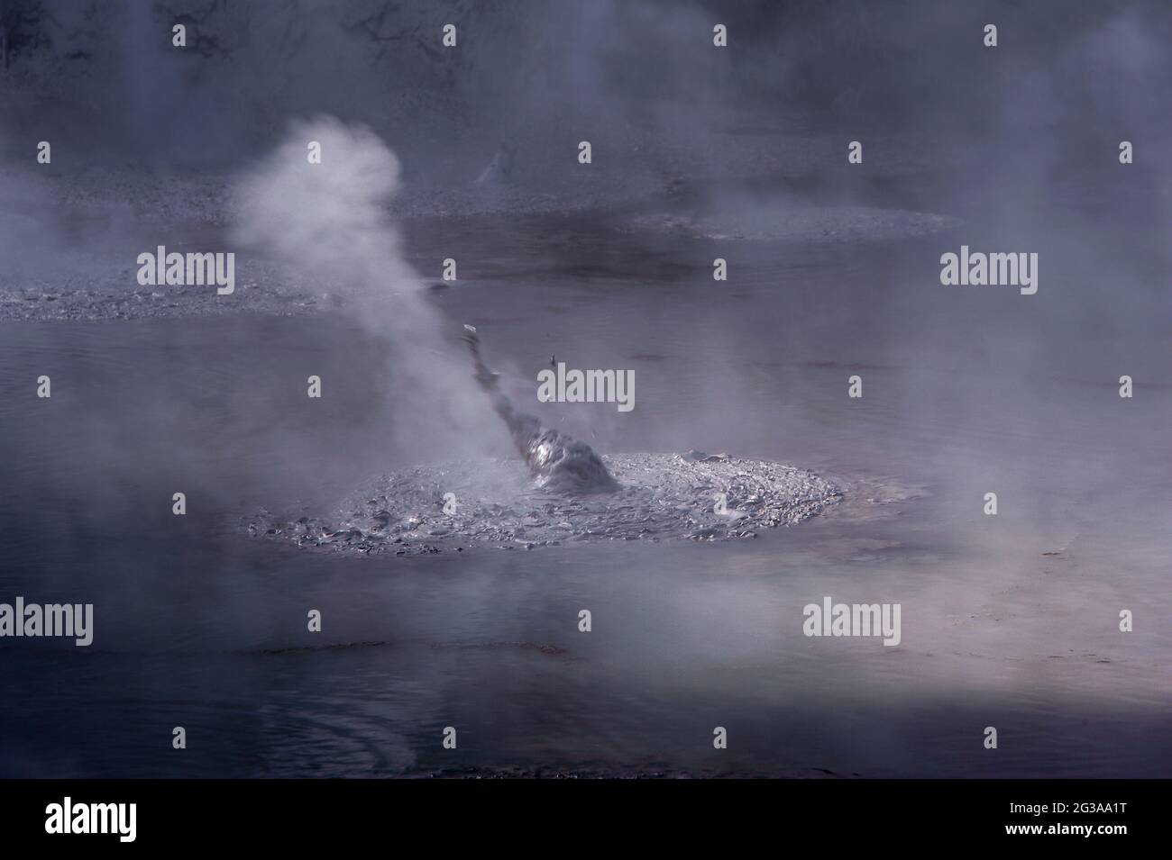 Sprudelnde, dampfende, geothermische Schlammtöpfe, Wai-0-Tapu Volcanic Wonderland, Rotorua, Neuseeland. Stockfoto