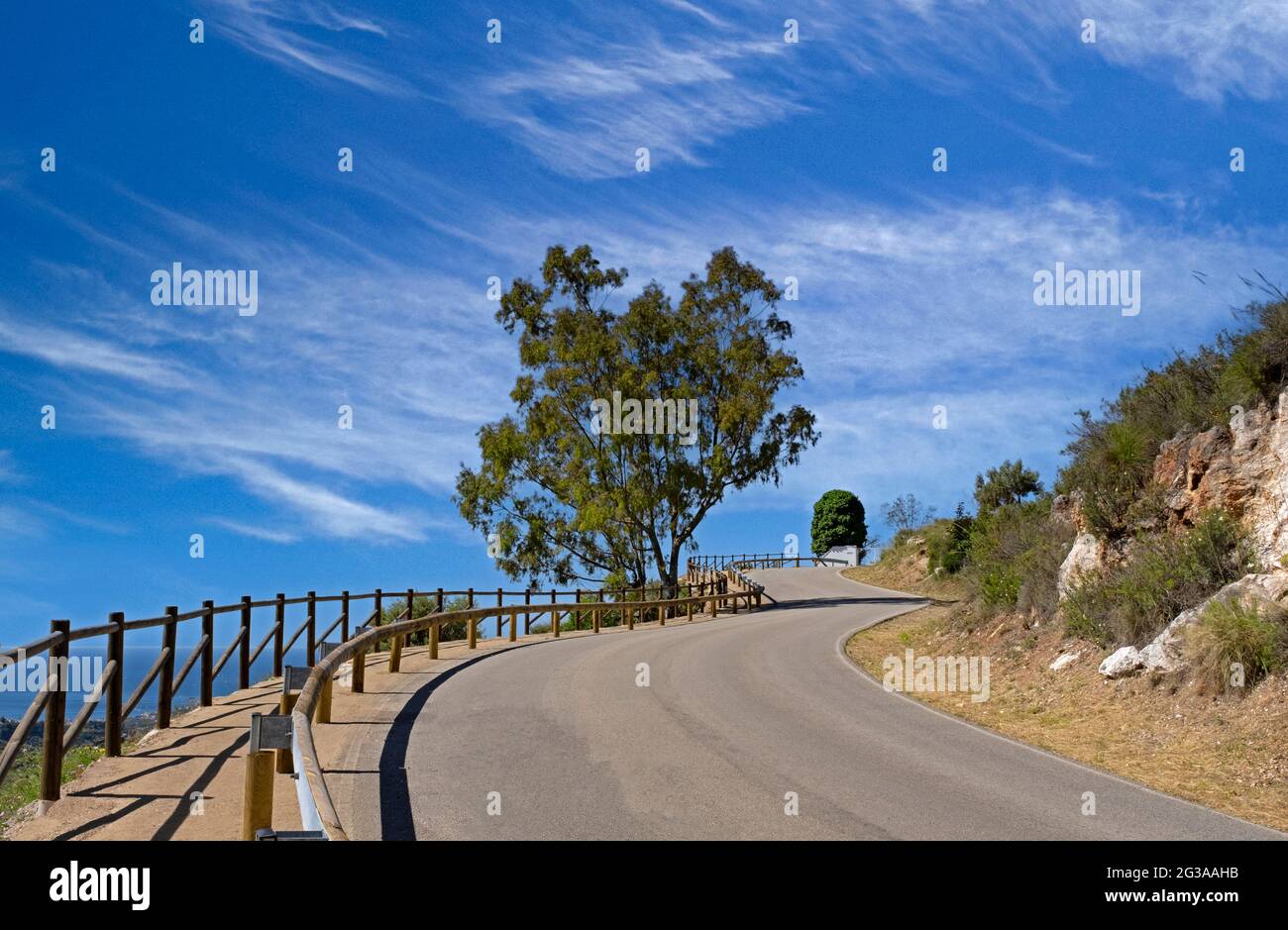 Der neu errichtete Weg zu den Bergen rund um Frigiliana, Provinz Malaga, Andalusien, Spanien Stockfoto