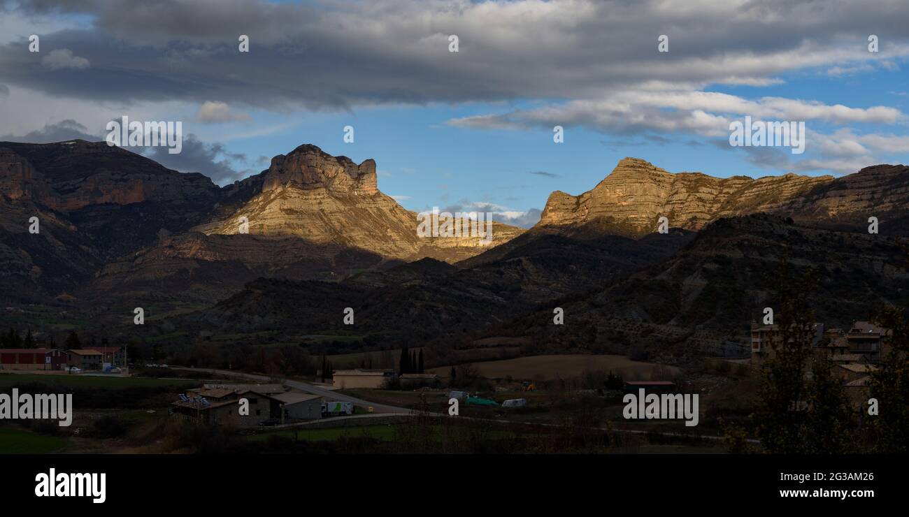 Sierra de sis Fotos und Bildmaterial in hoher Auflösung Alamy