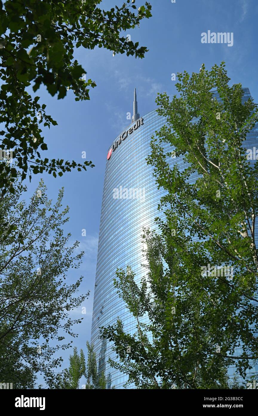 Hauptsitz der Finanz- und Bankgesellschaft der UniCredit in Mailand Italien Stockfoto